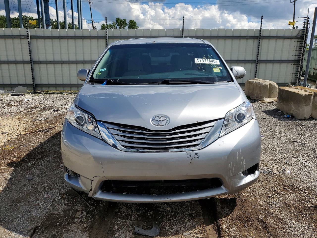 2016 TOYOTA SIENNA