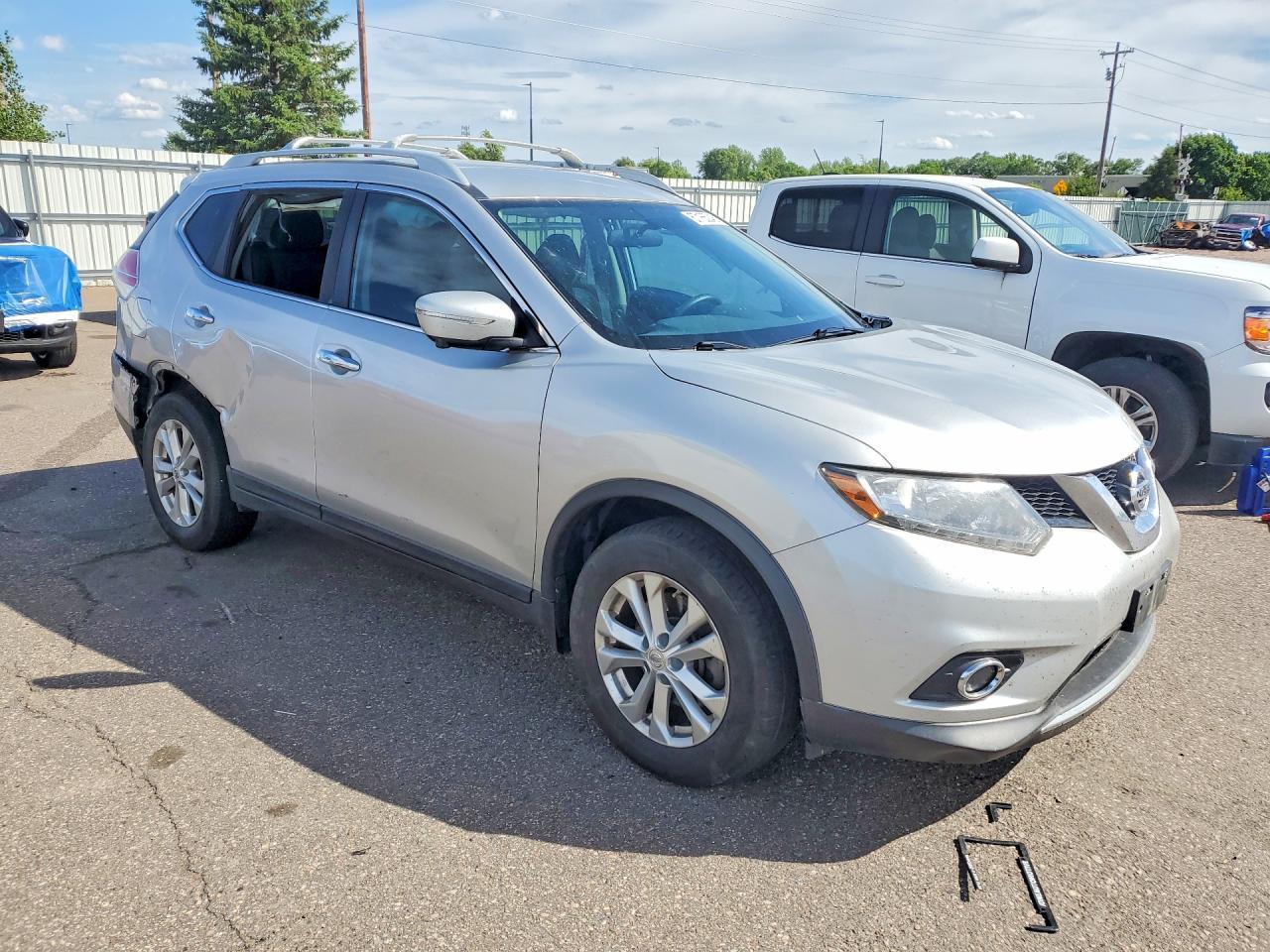 2015 NISSAN ROGUE
