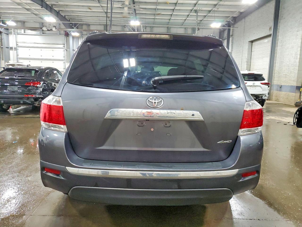 2013 TOYOTA HIGHLANDER