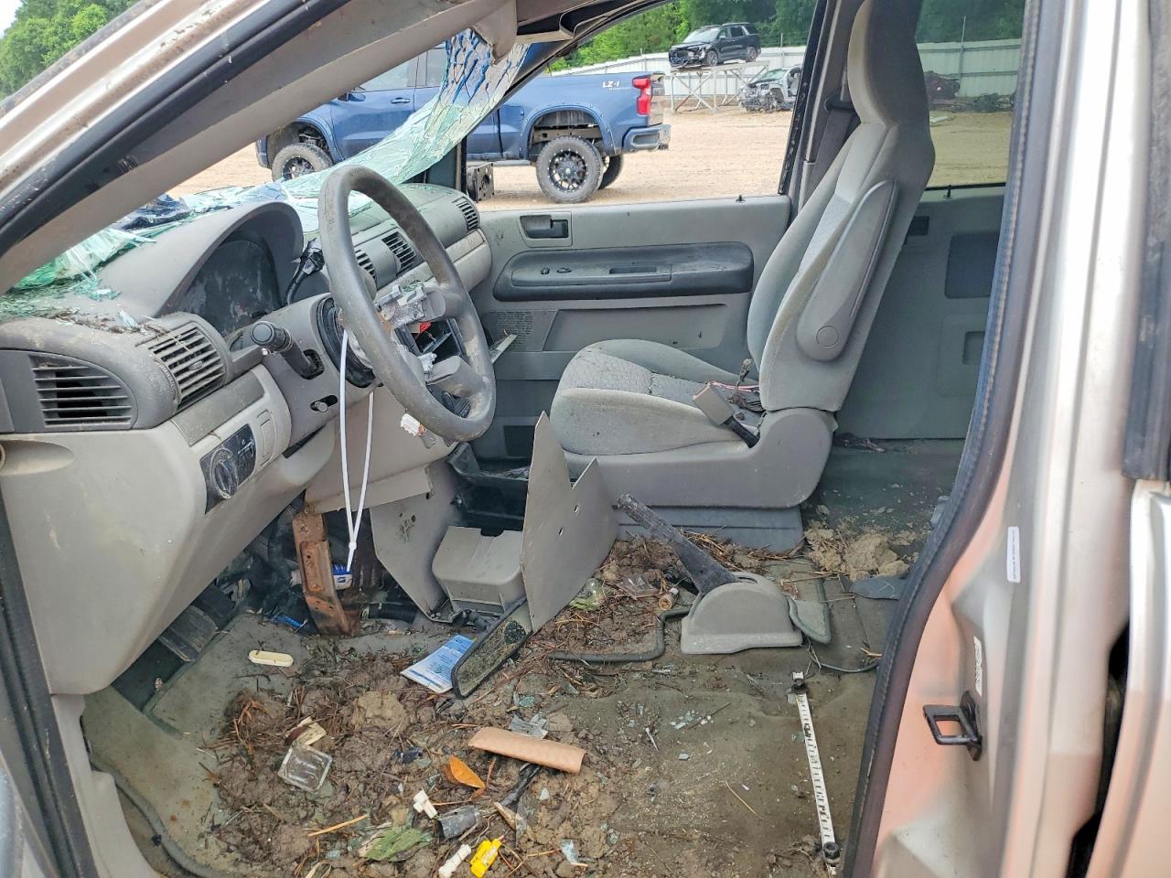 2004 FORD Freestar