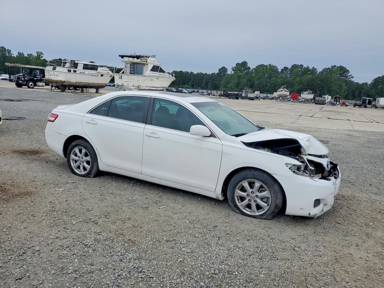 2011 TOYOTA CAMRY