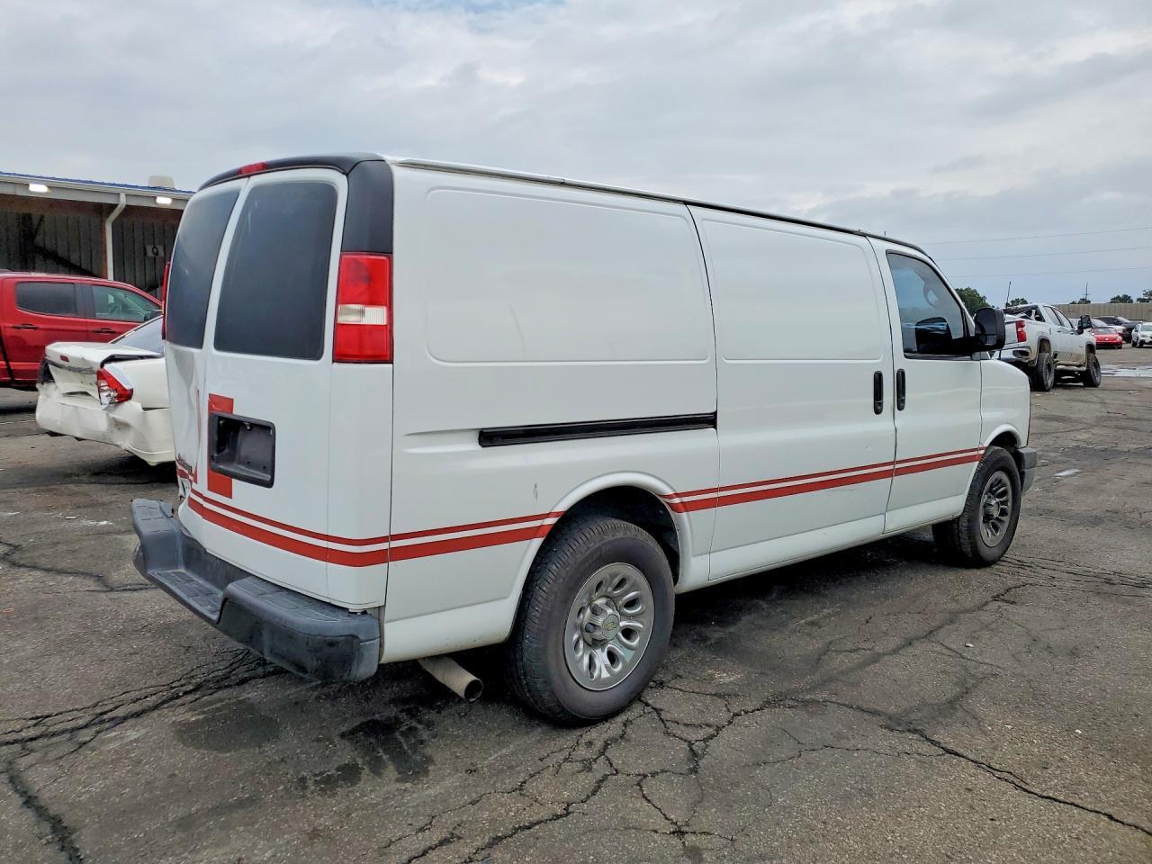 2014 CHEVROLET Express 1500