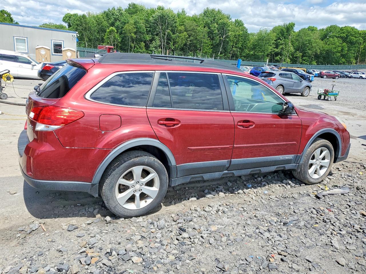 2014 SUBARU Outback