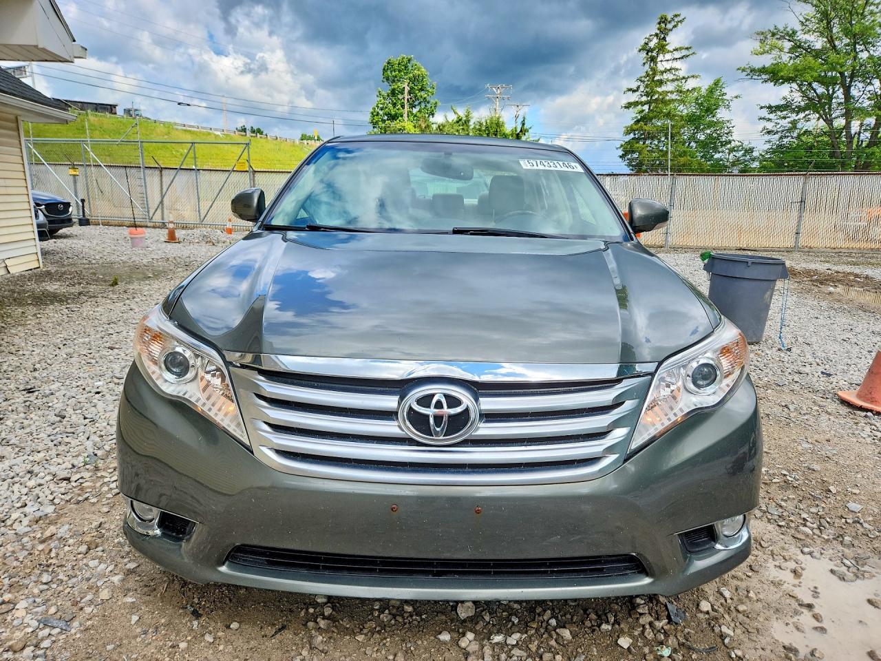 2011 TOYOTA Avalon