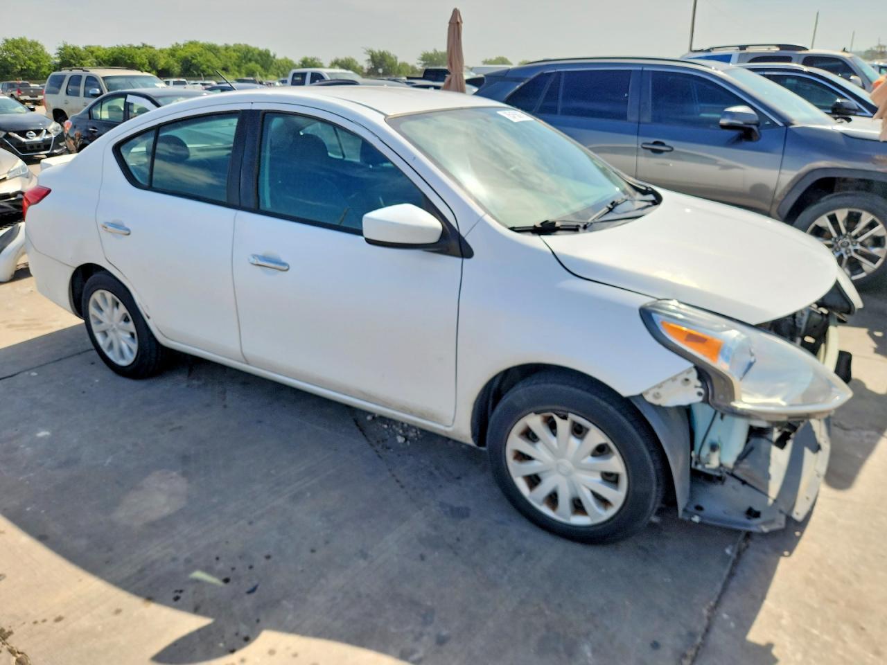 2019 NISSAN VERSA