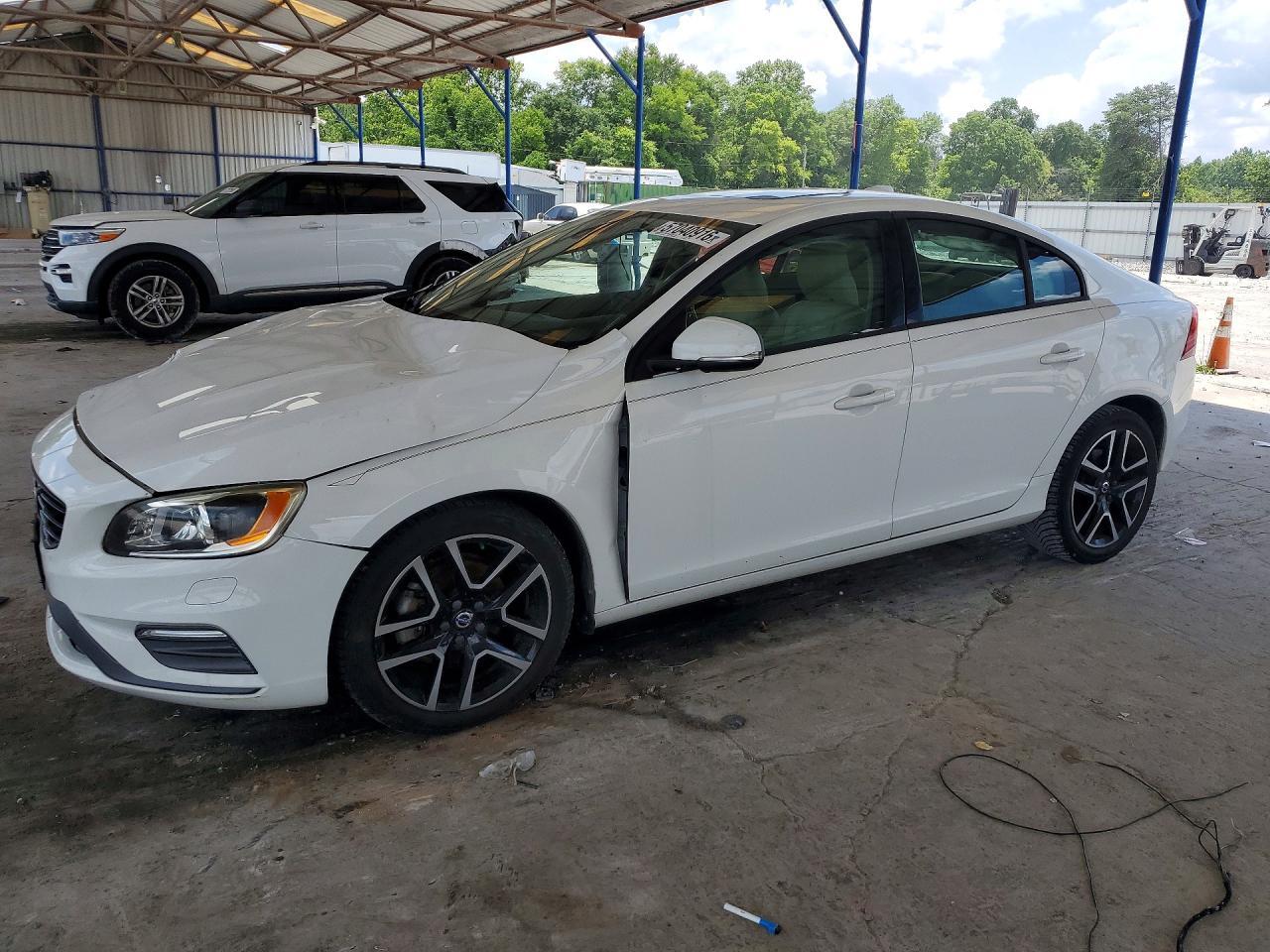 2017 VOLVO S60