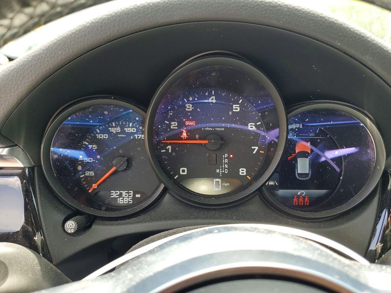 2020 PORSCHE Macan