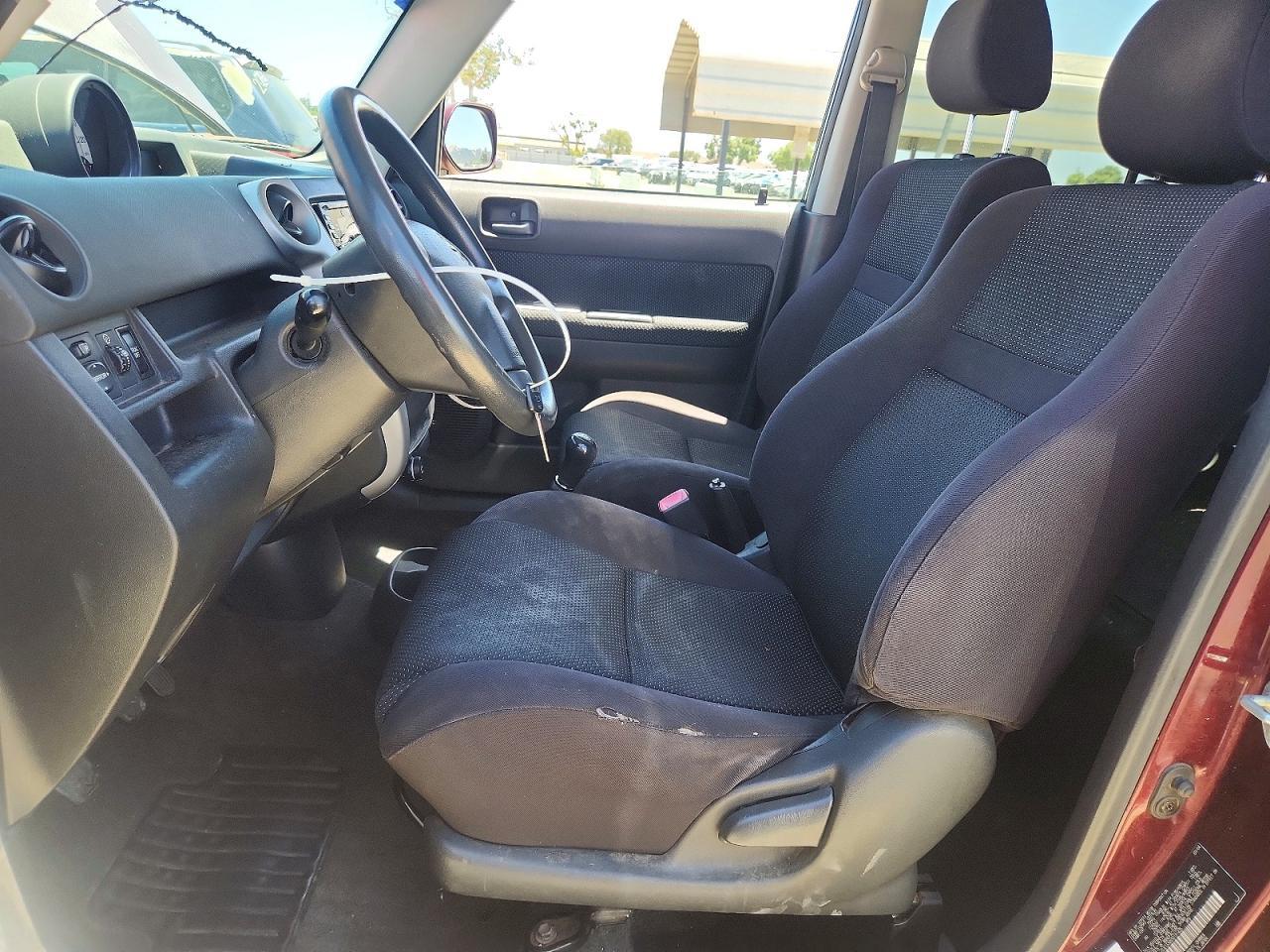 2005 TOYOTA SCION
