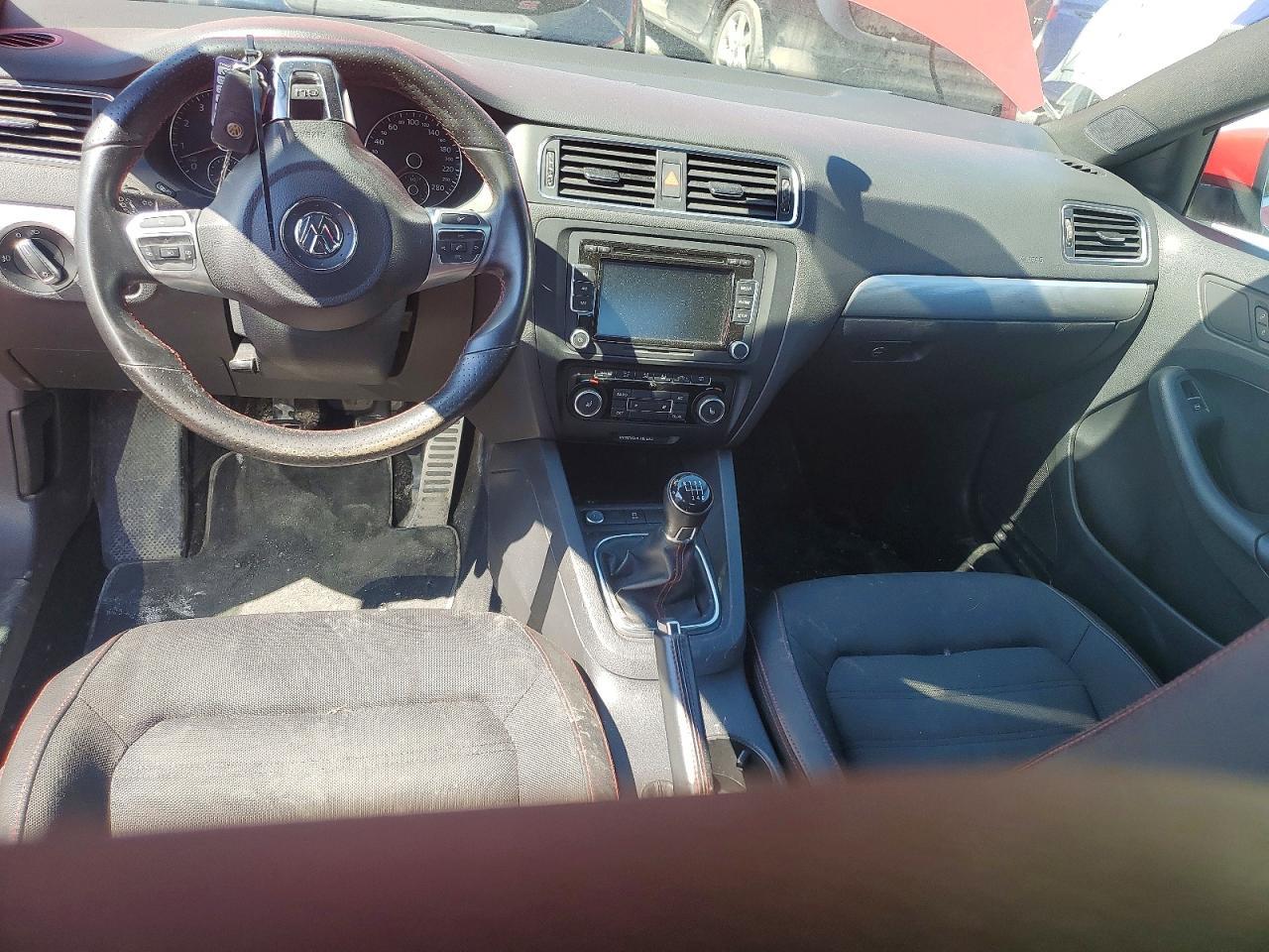 2012 VOLKSWAGEN JETTA