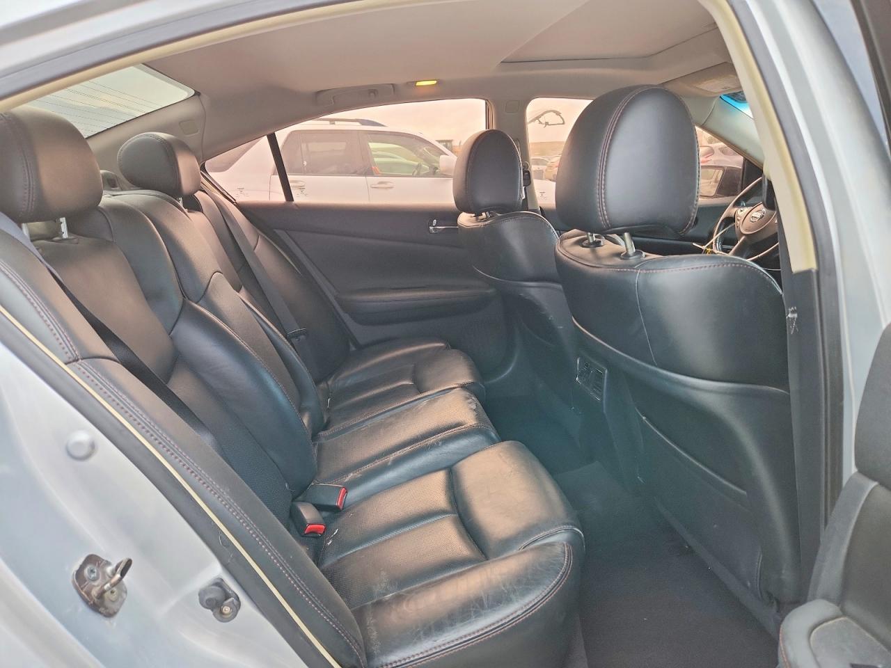 2010 NISSAN Maxima