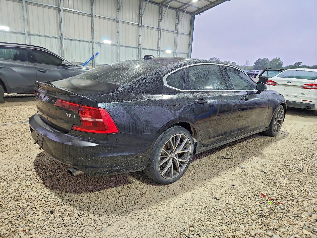 2018 VOLVO S90