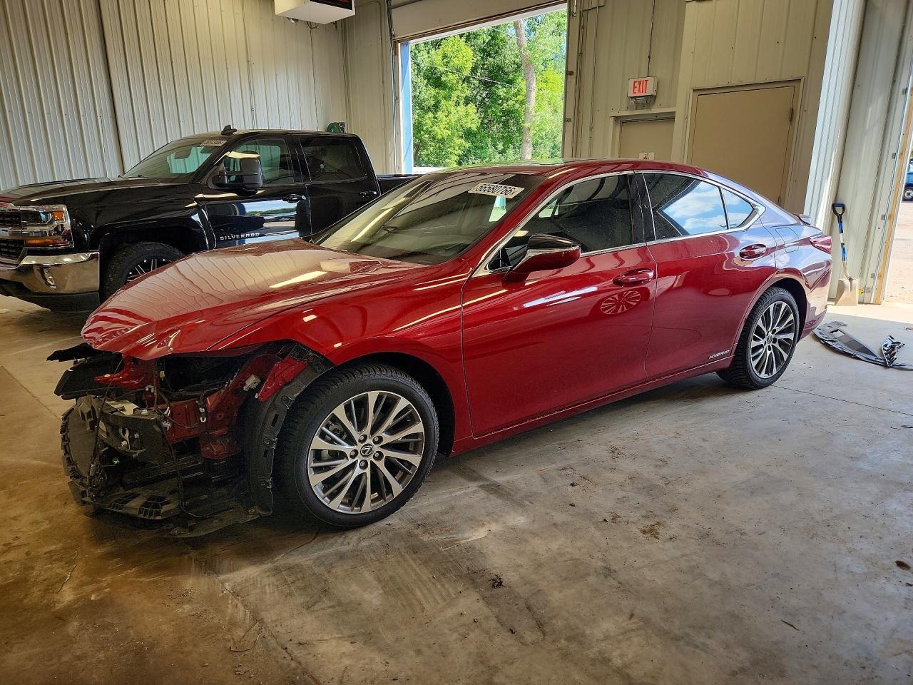 2019 LEXUS ES 300H