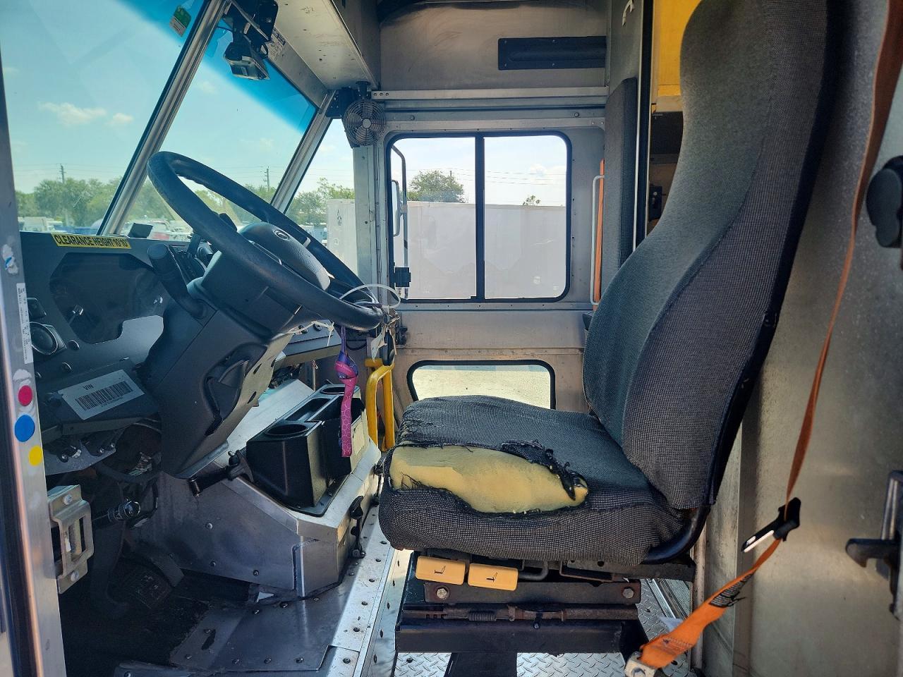 2021 FORD F59