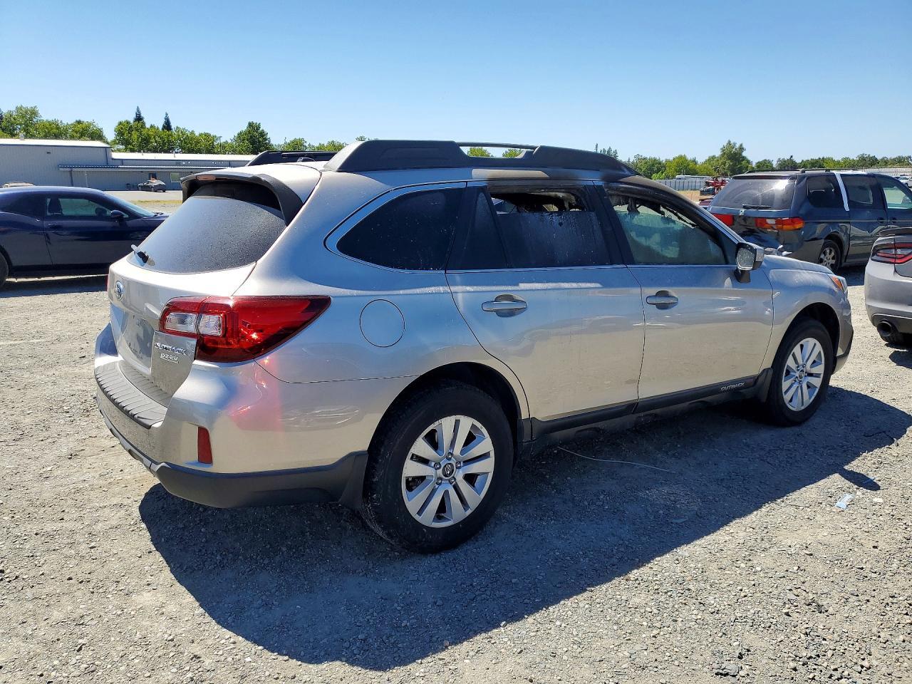 2015 SUBARU Outback
