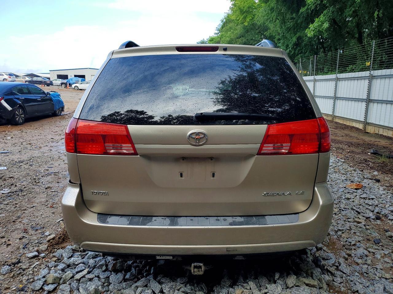 2004 TOYOTA SIENNA