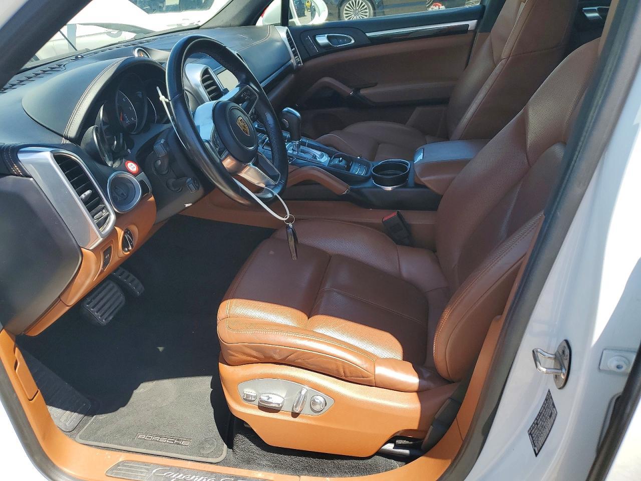 2016 PORSCHE CAYENNE