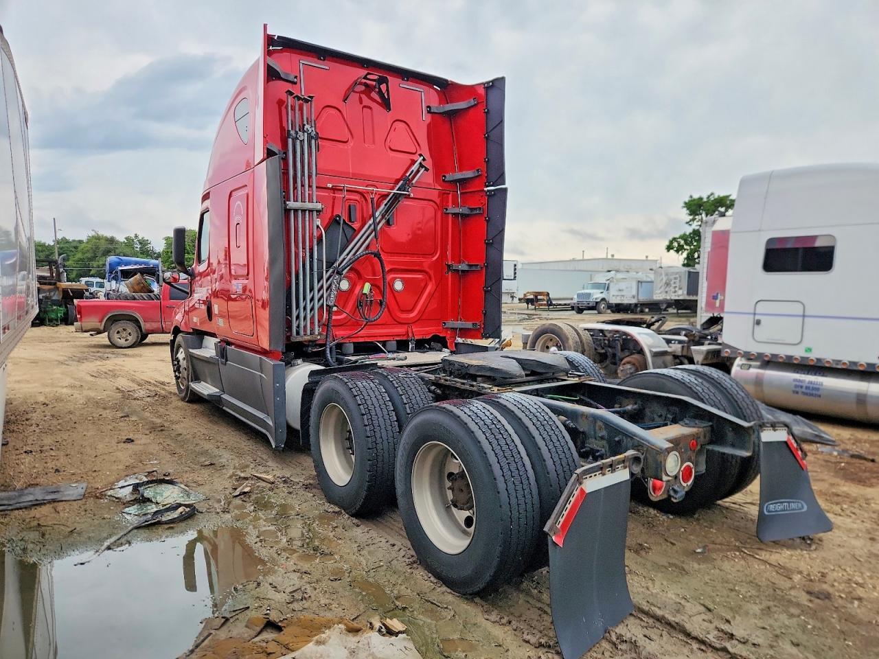 2019 FREIGHTLINER CASCADIA 126