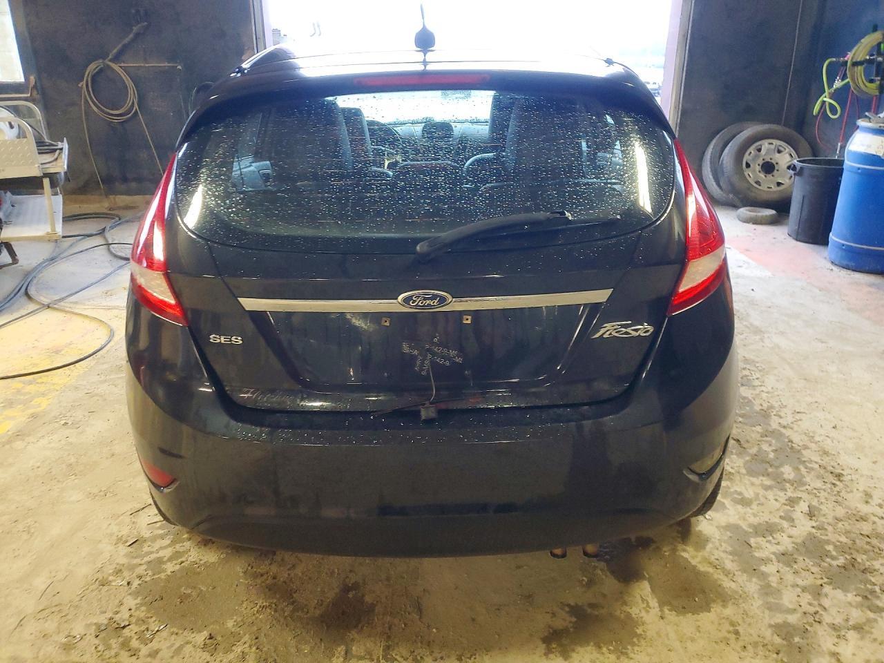 2011 FORD Fiesta