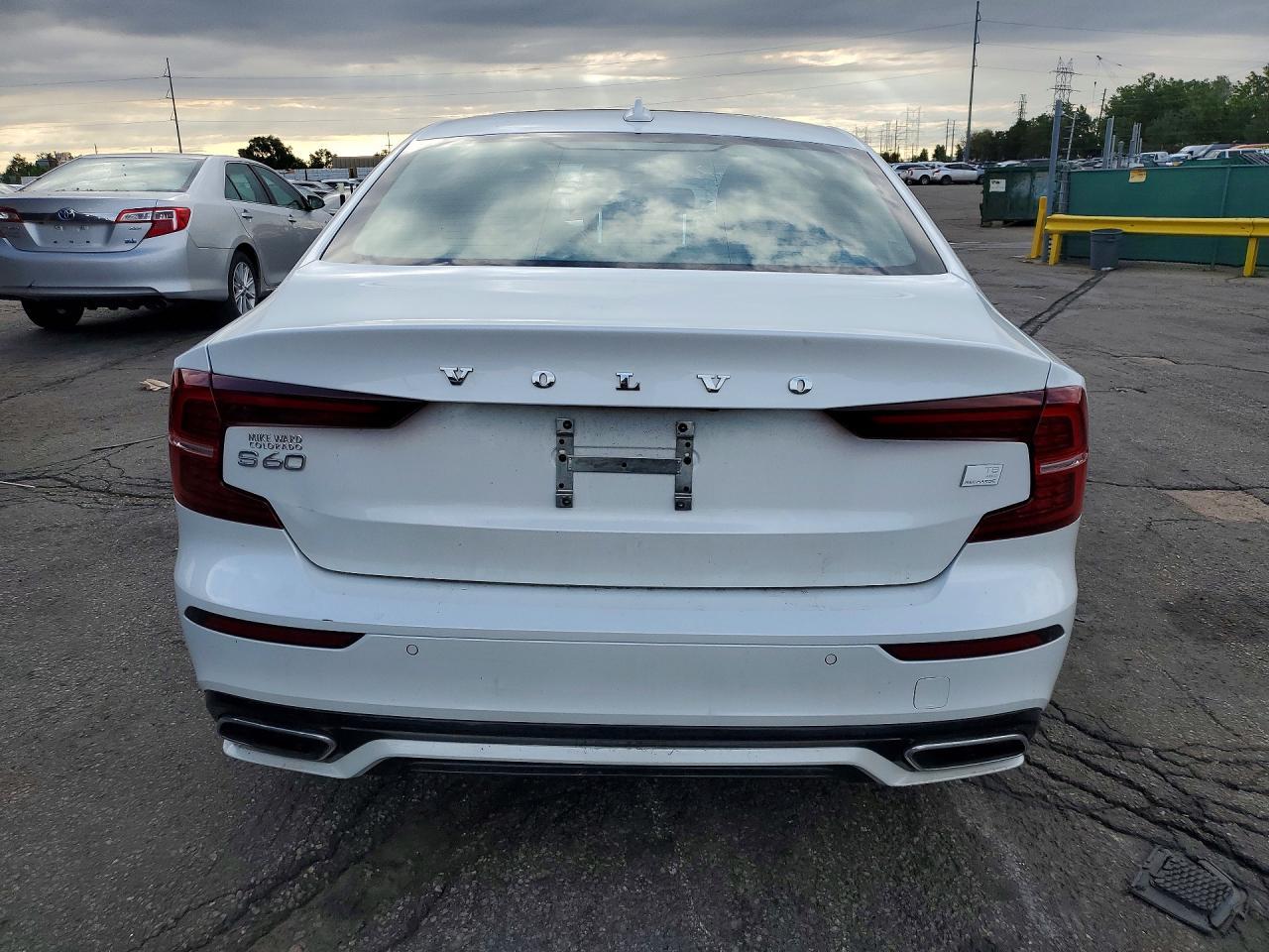 2022 VOLVO S60