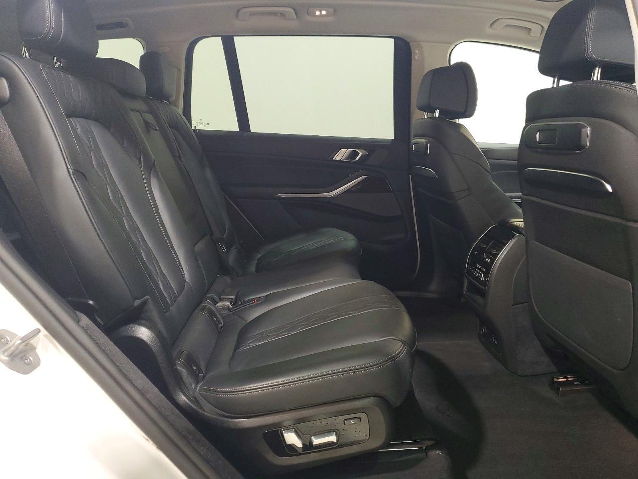 2026 BMW X7