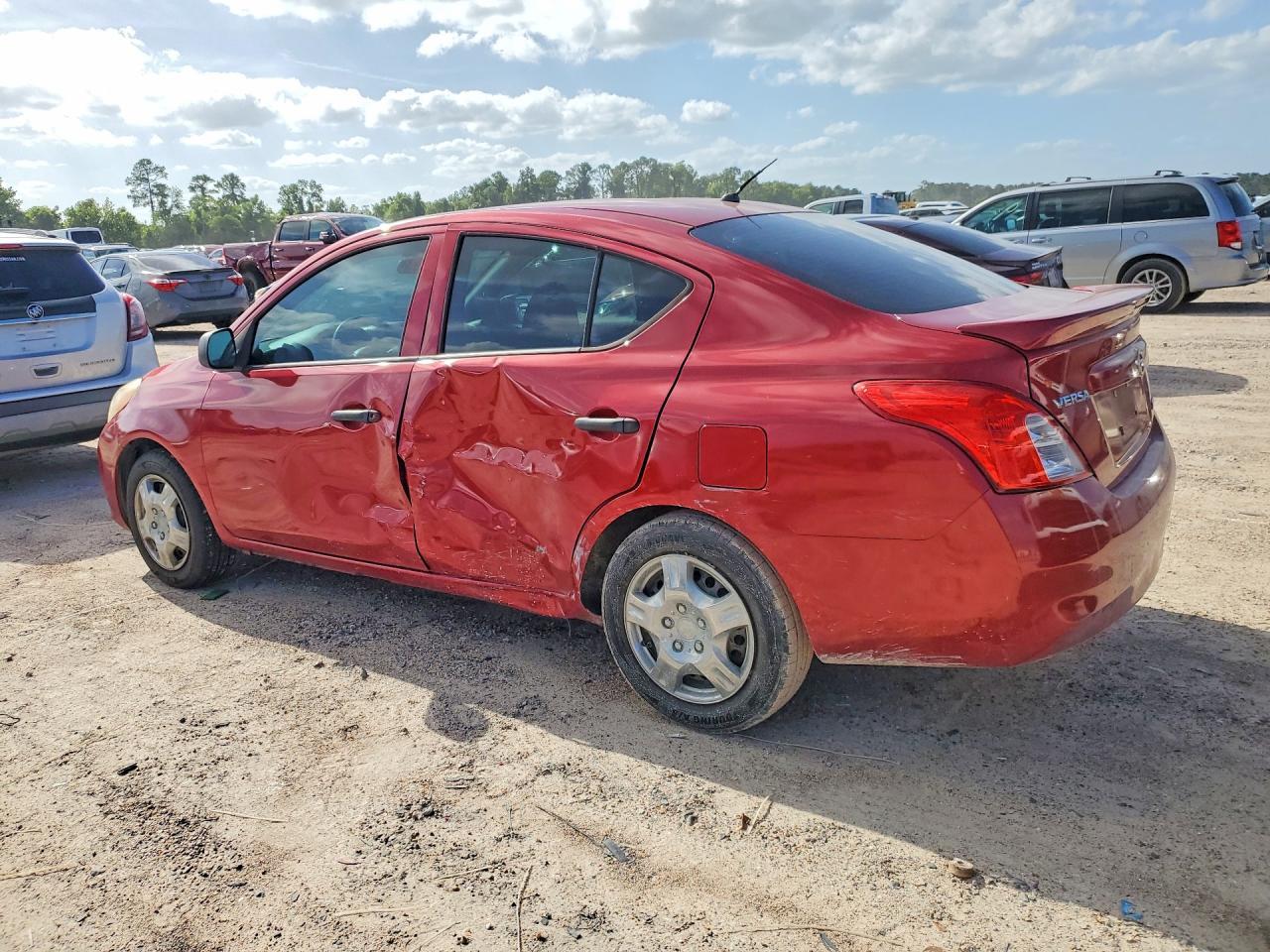 2014 NISSAN VERSA