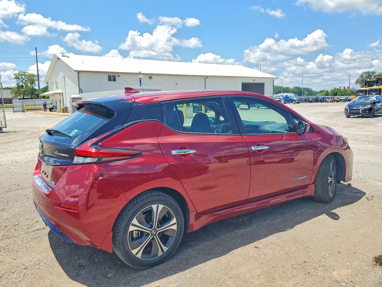 2019 NISSAN LEAF