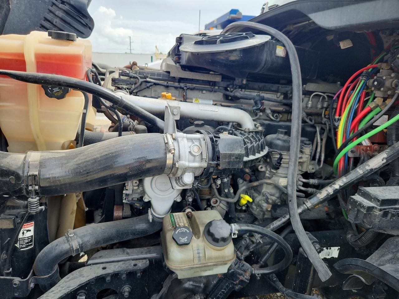 2016 FREIGHTLINER CASCADIA 125