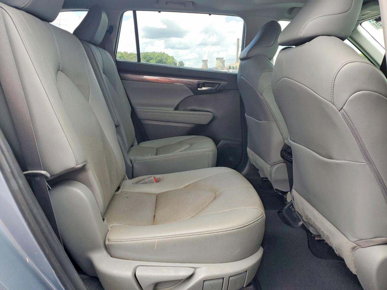 2020 TOYOTA HIGHLANDER