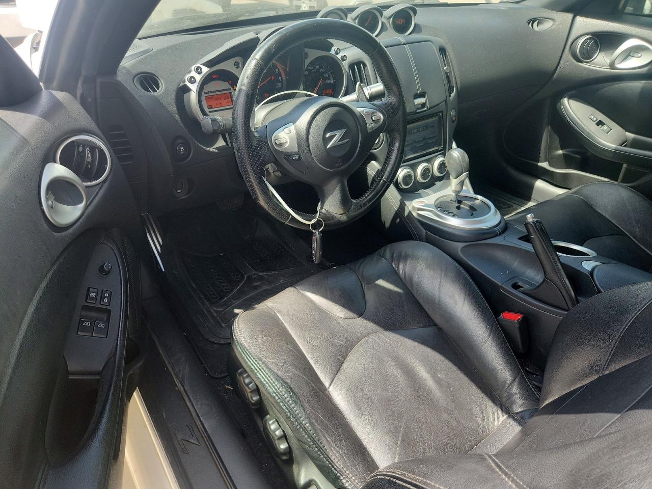 2011 NISSAN 370Z