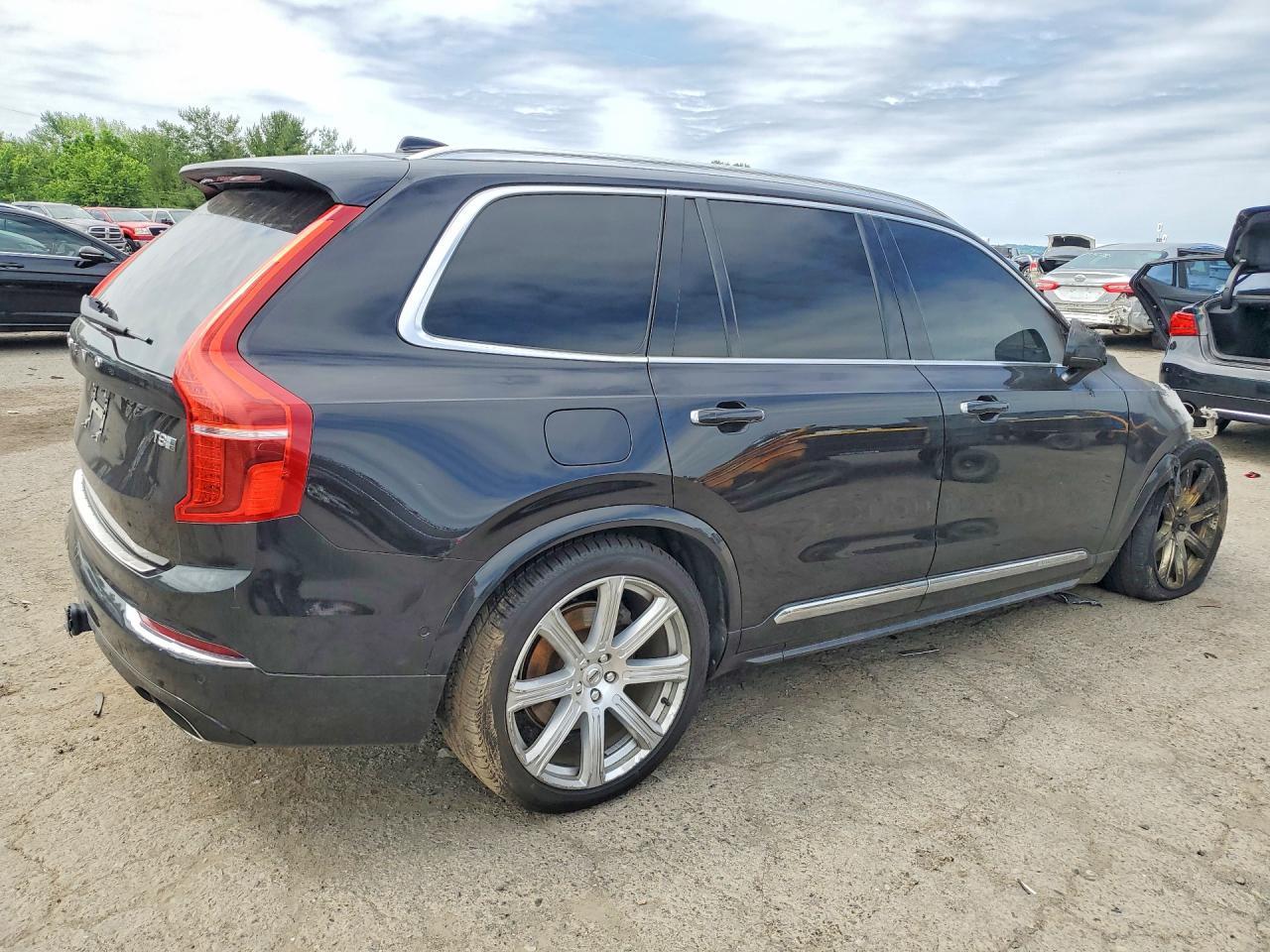 2018 VOLVO XC90