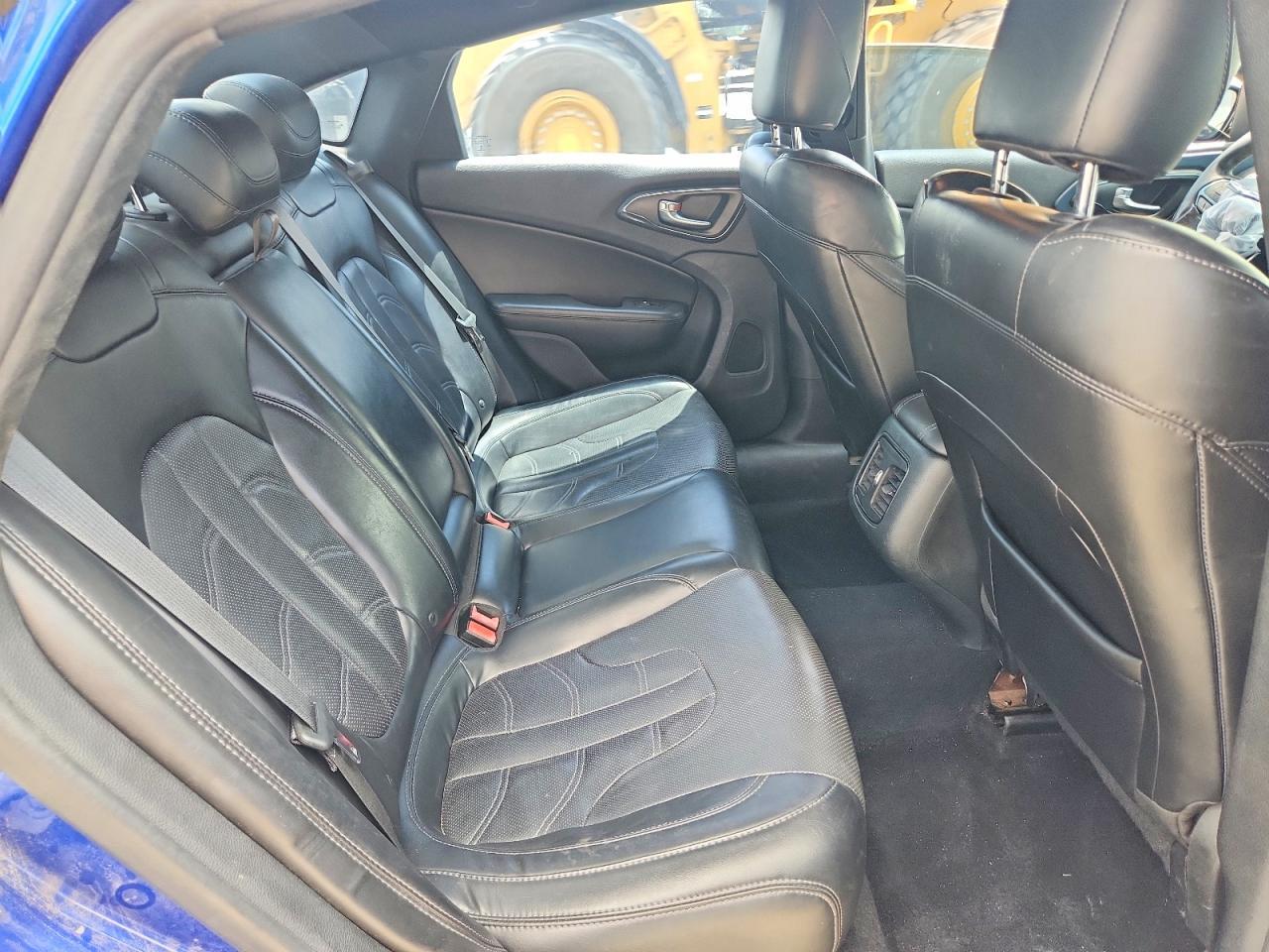 2015 CHRYSLER 200