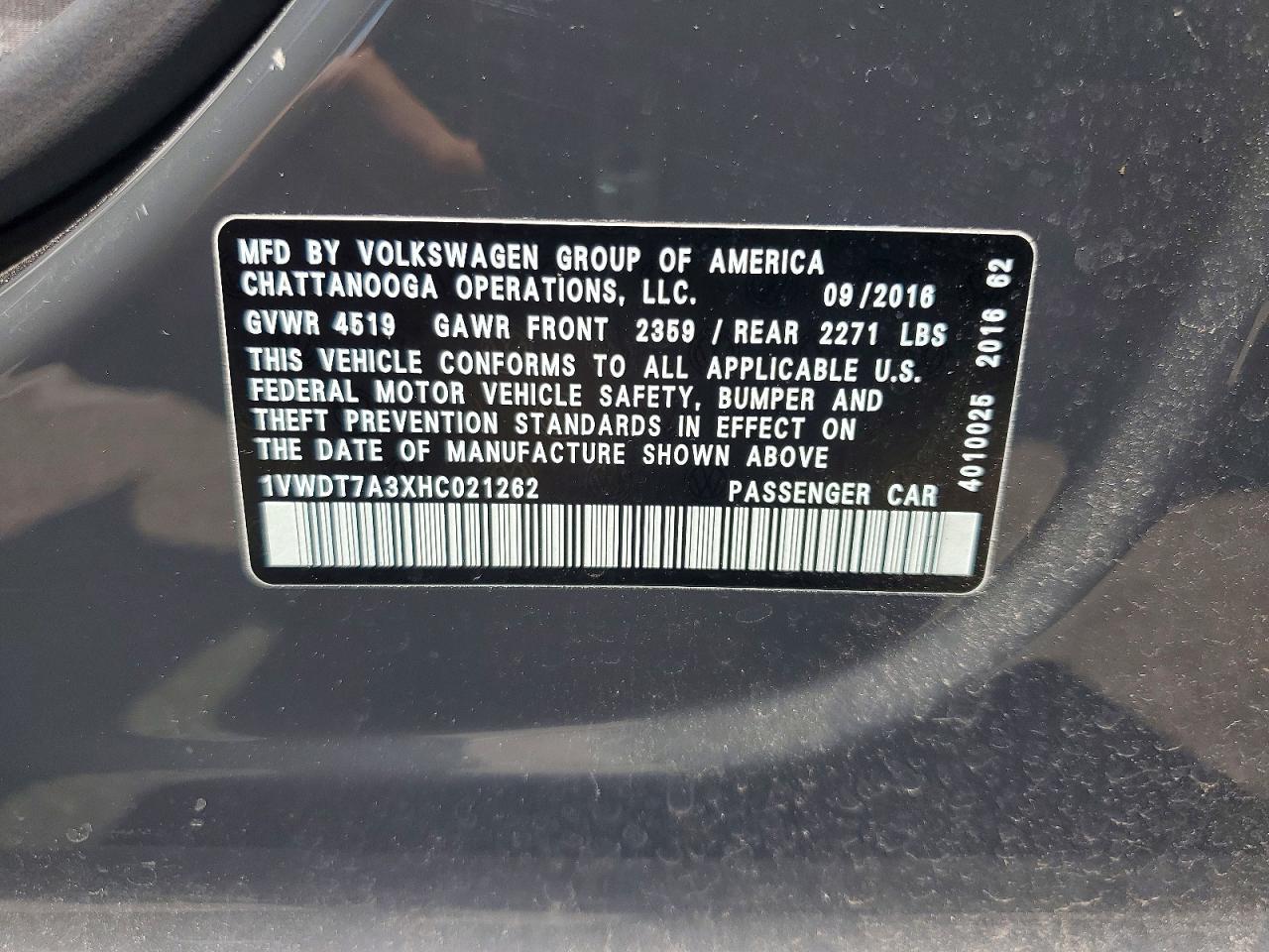 2017 VOLKSWAGEN Passat