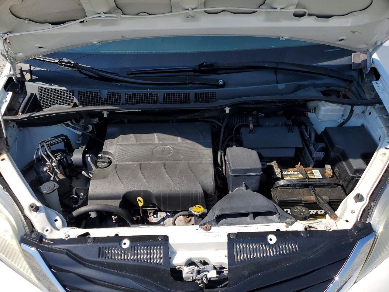 2014 TOYOTA SIENNA
