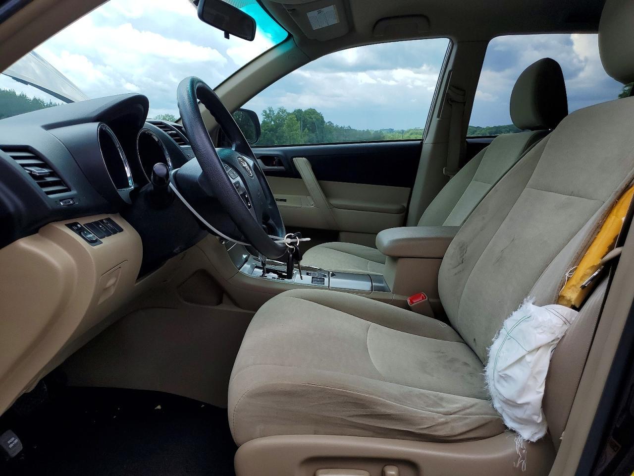 2011 TOYOTA HIGHLANDER