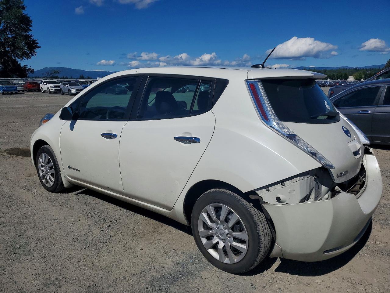 2016 NISSAN LEAF