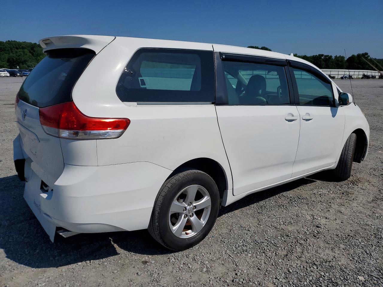 2014 TOYOTA SIENNA