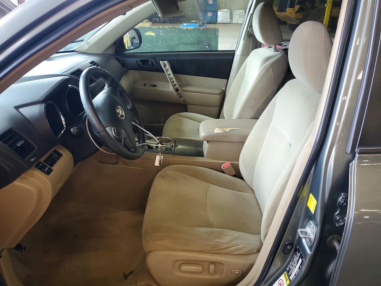 2010 TOYOTA HIGHLANDER