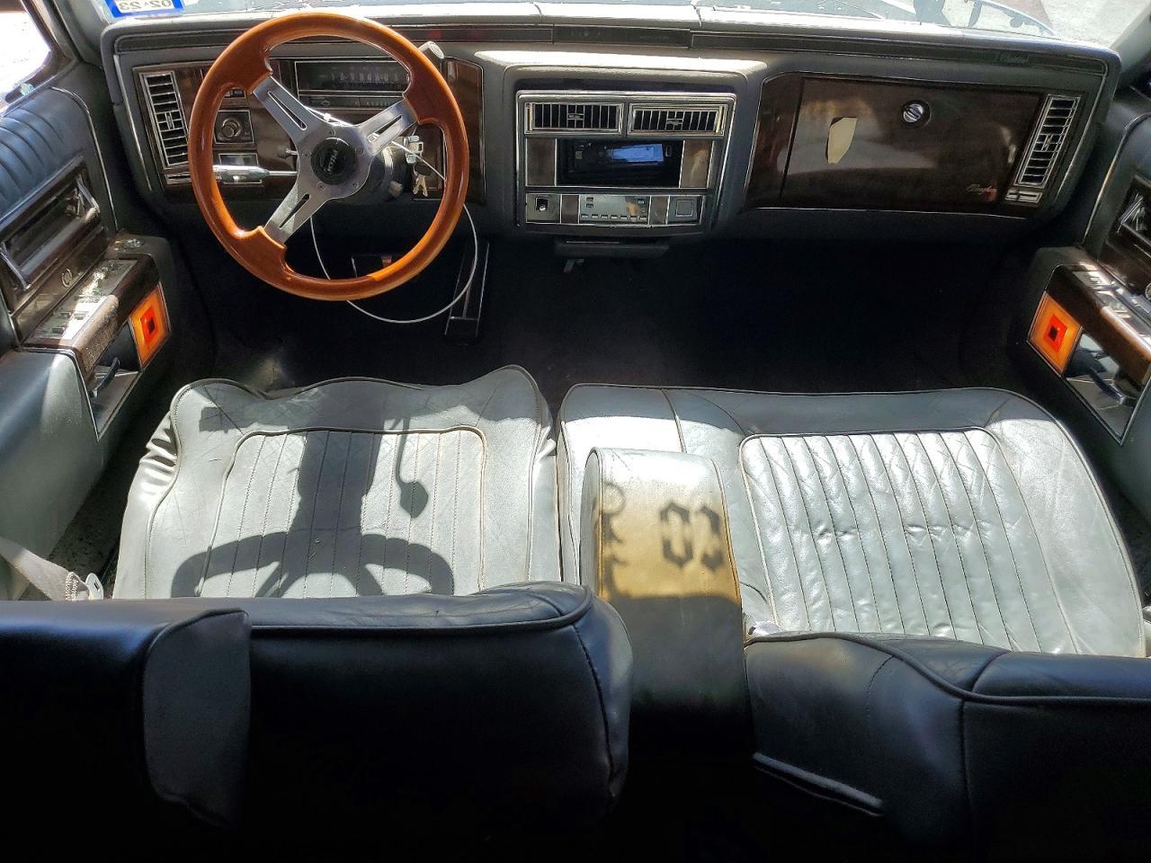 1989 CADILLAC Brougham
