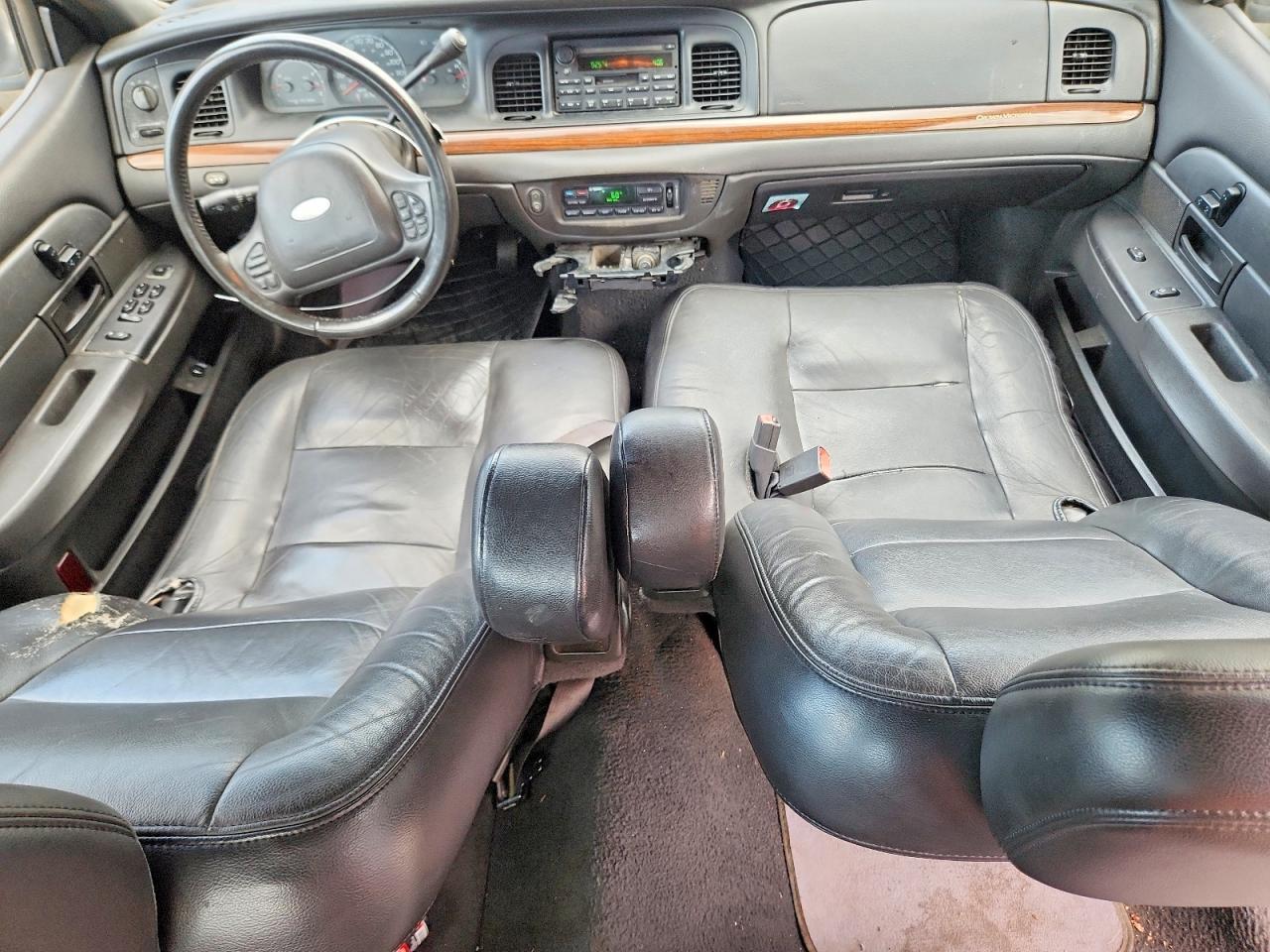 2004 FORD Crown Victoria