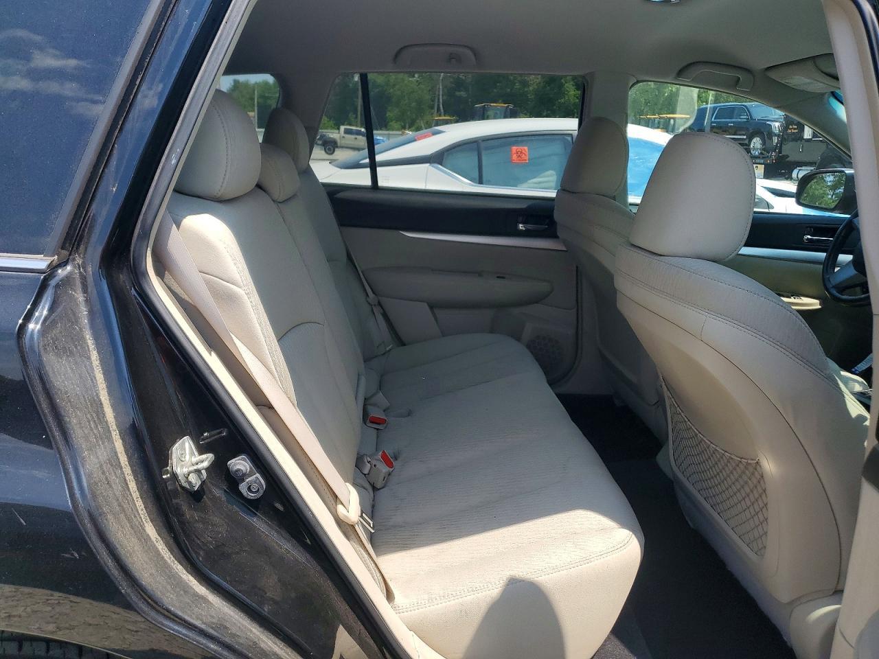 2010 SUBARU Outback