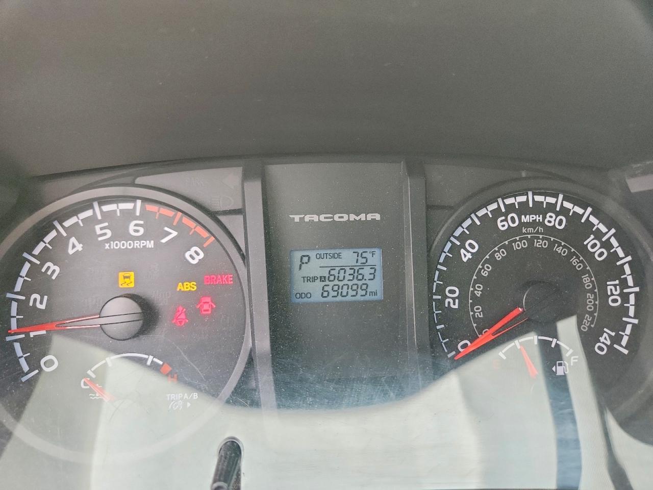 2017 TOYOTA TACOMA