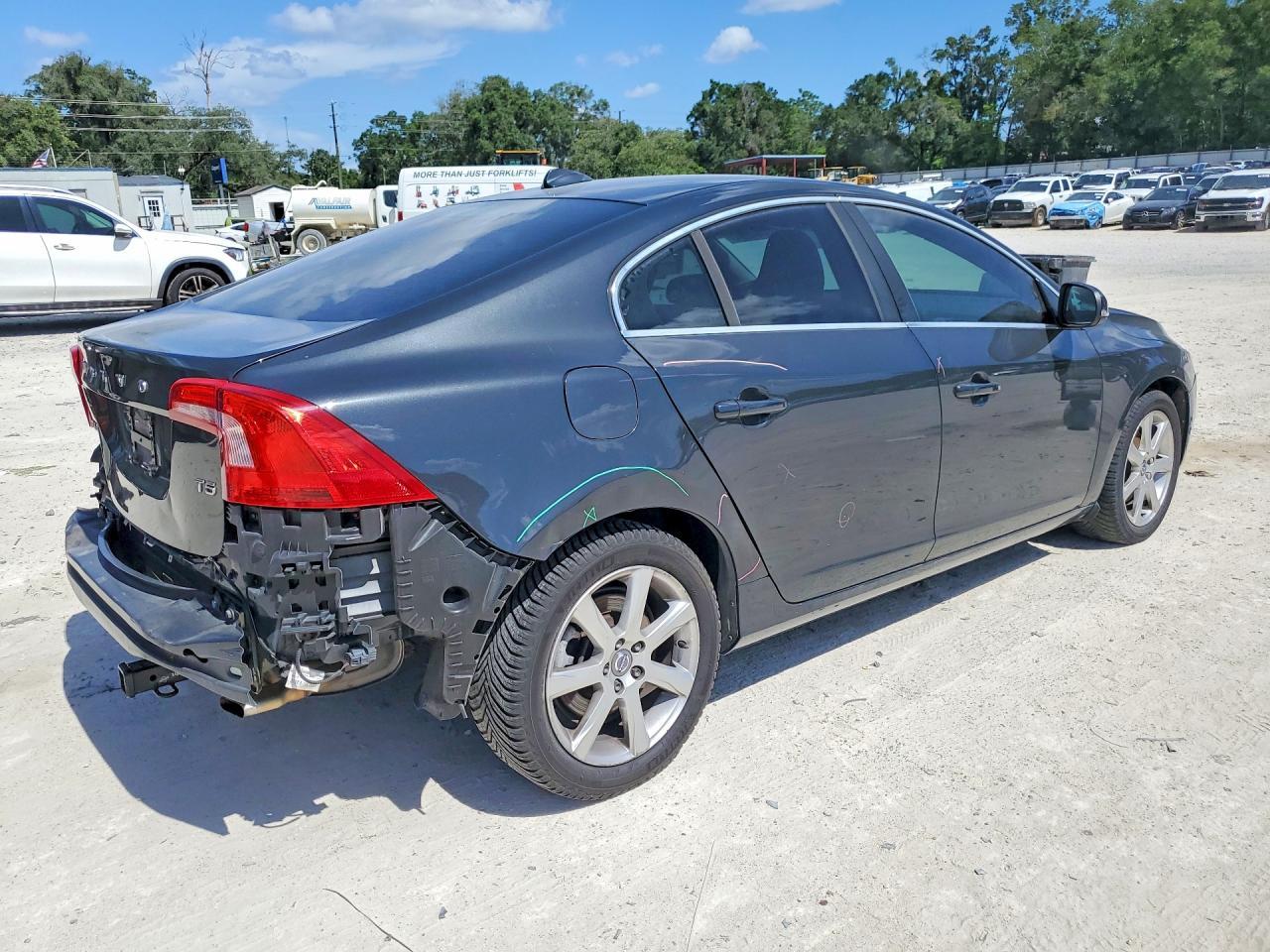 2016 VOLVO S60