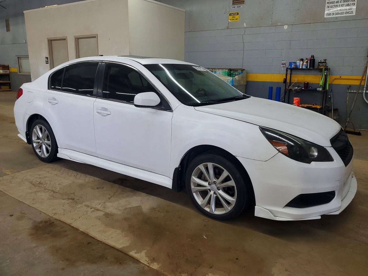 2013 SUBARU Legacy