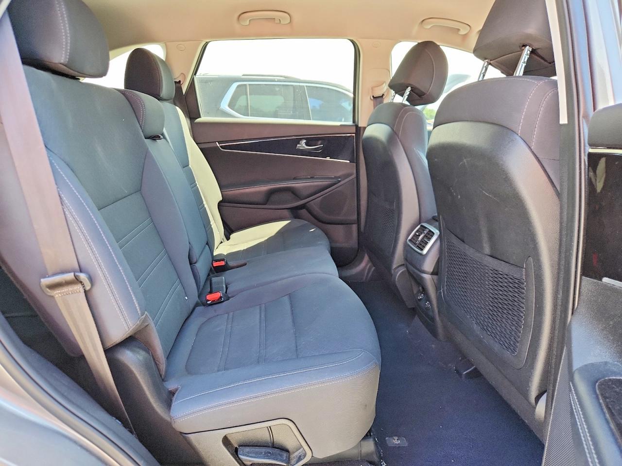 2017 KIA SORENTO