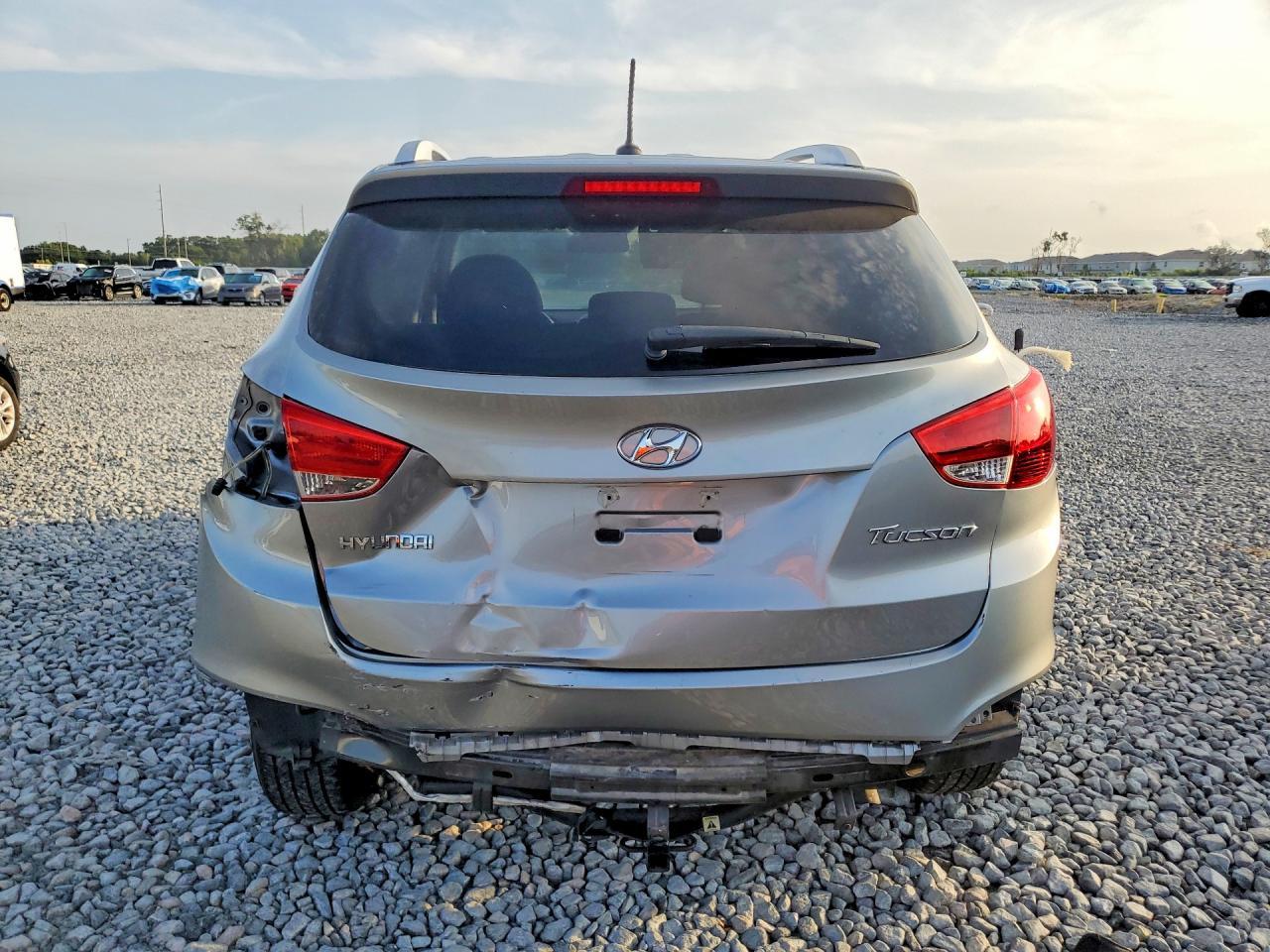 2011 HYUNDAI TUCSON