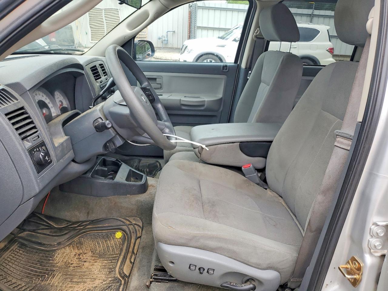 2006 DODGE Dakota