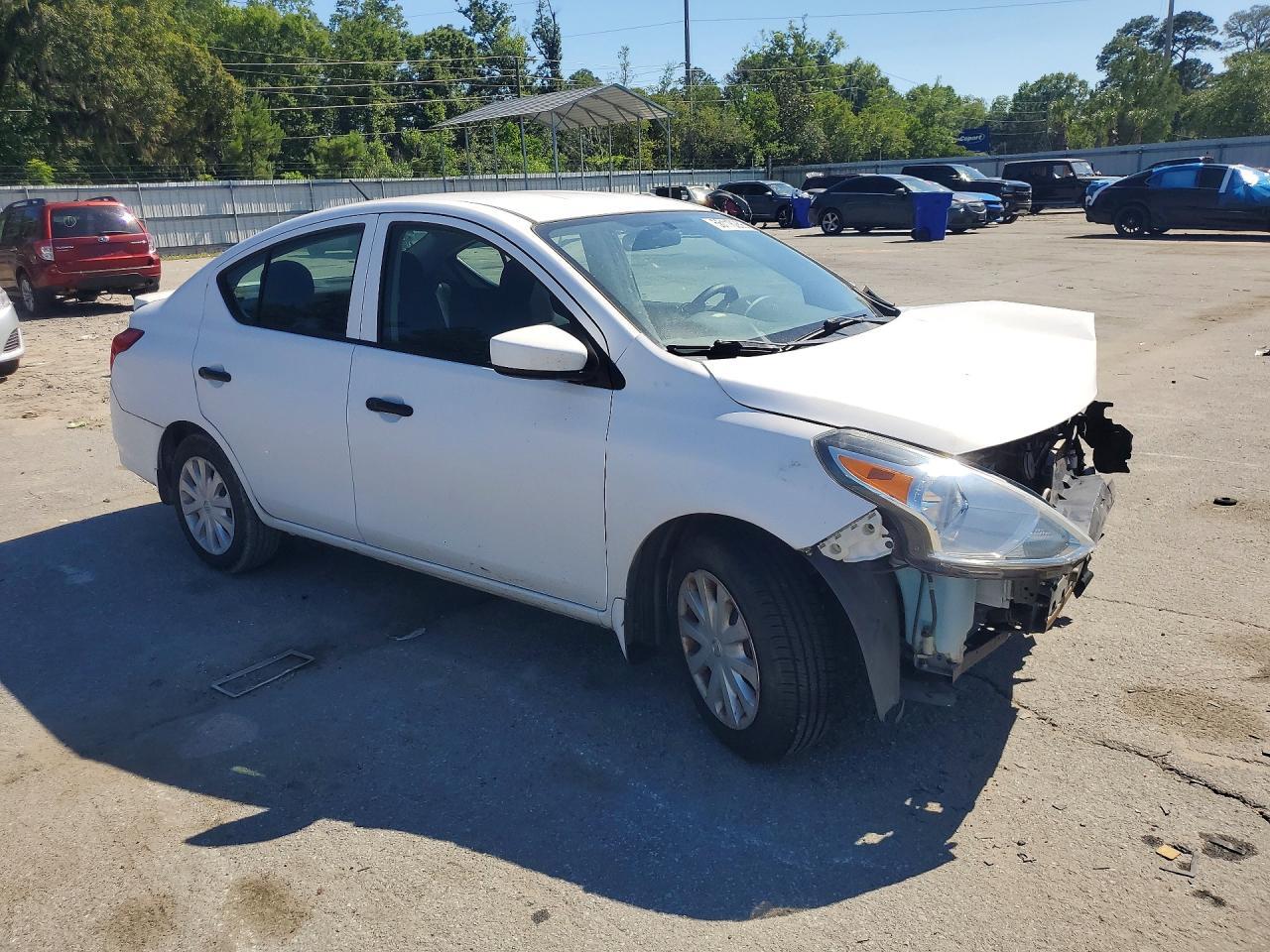 2017 NISSAN VERSA