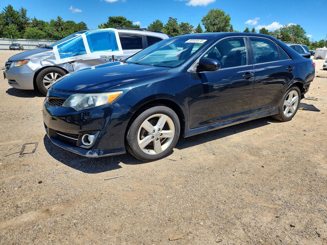 2014 TOYOTA CAMRY