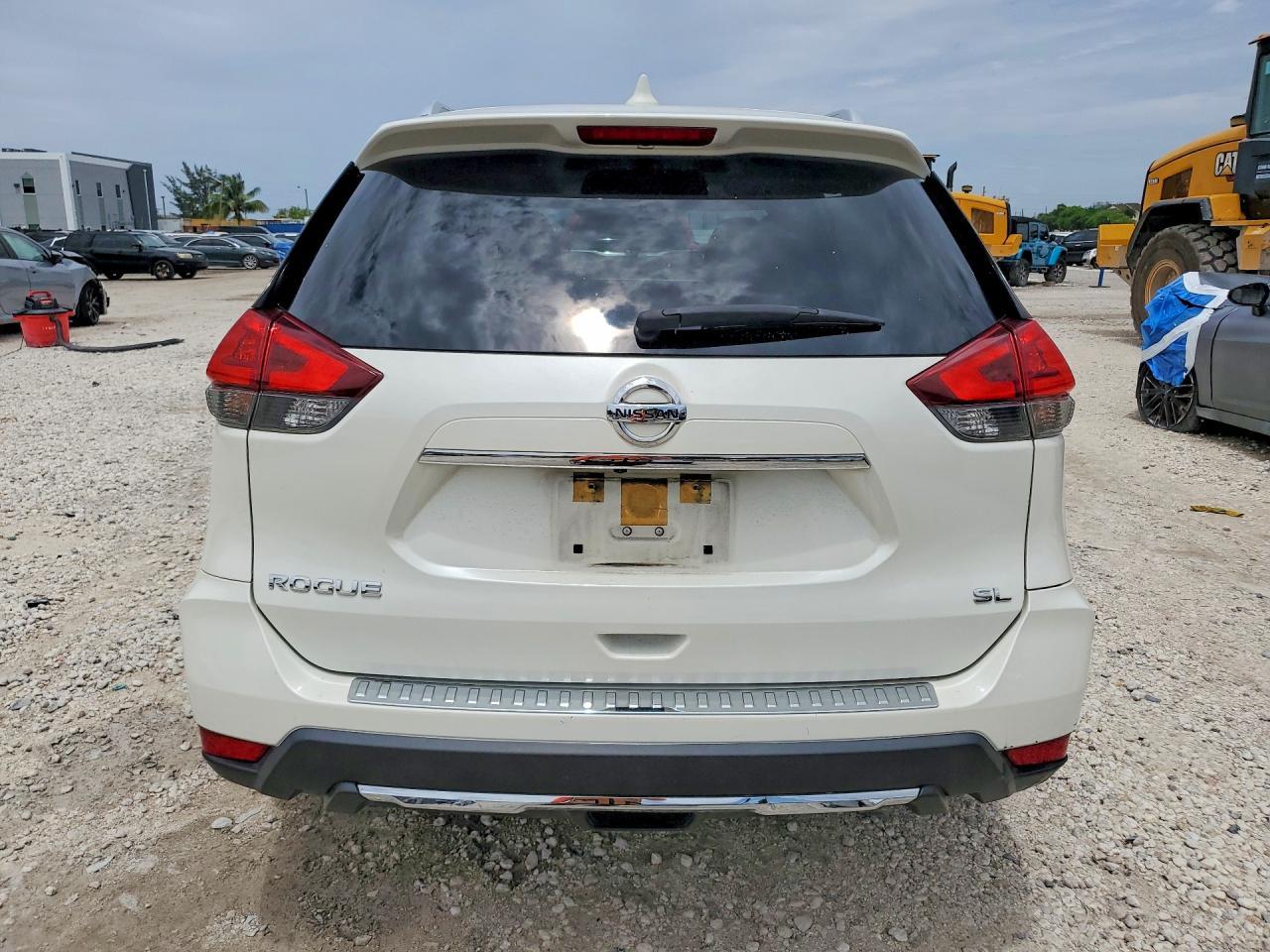 2018 NISSAN ROGUE