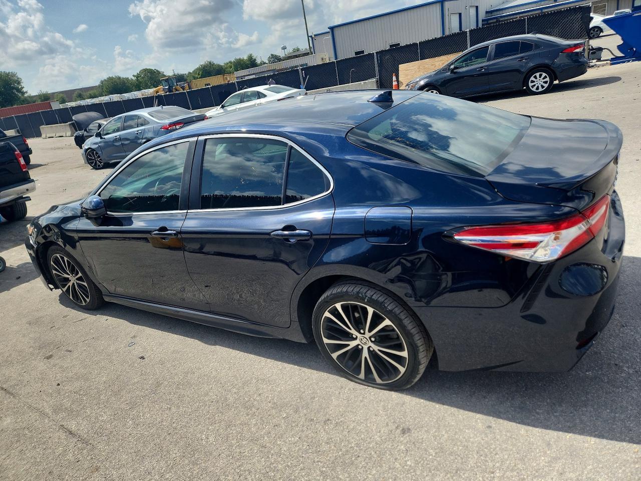 2020 TOYOTA CAMRY